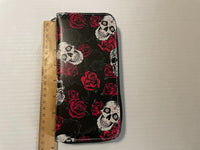 Women's Black Skull Flowers & Roses Gothic Wristlet Wallet Zip Coin Purse