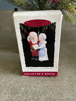 Vintage Hallmark Christmas Ornament Mr Mrs Santa Claus Heartwarming Present 1994