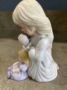 Vintage 1991 Betty Chaisson Little Girl Bedtime Prayers Statue Figurine